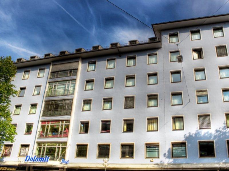 Hotel Dolomit Munich Exterior photo