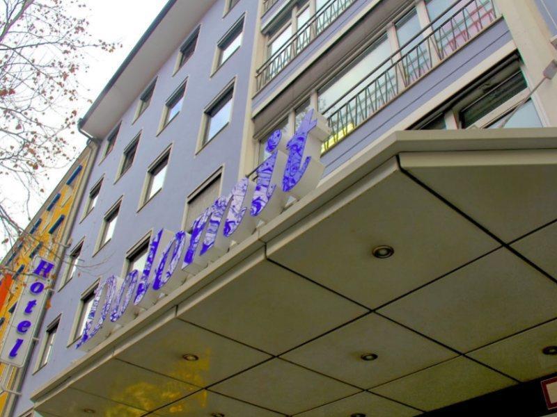 Hotel Dolomit Munich Exterior photo